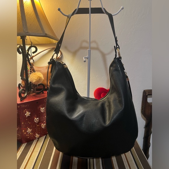 Marta Ponti Handbags - Marta Ponti Black Leather Hobo Bag